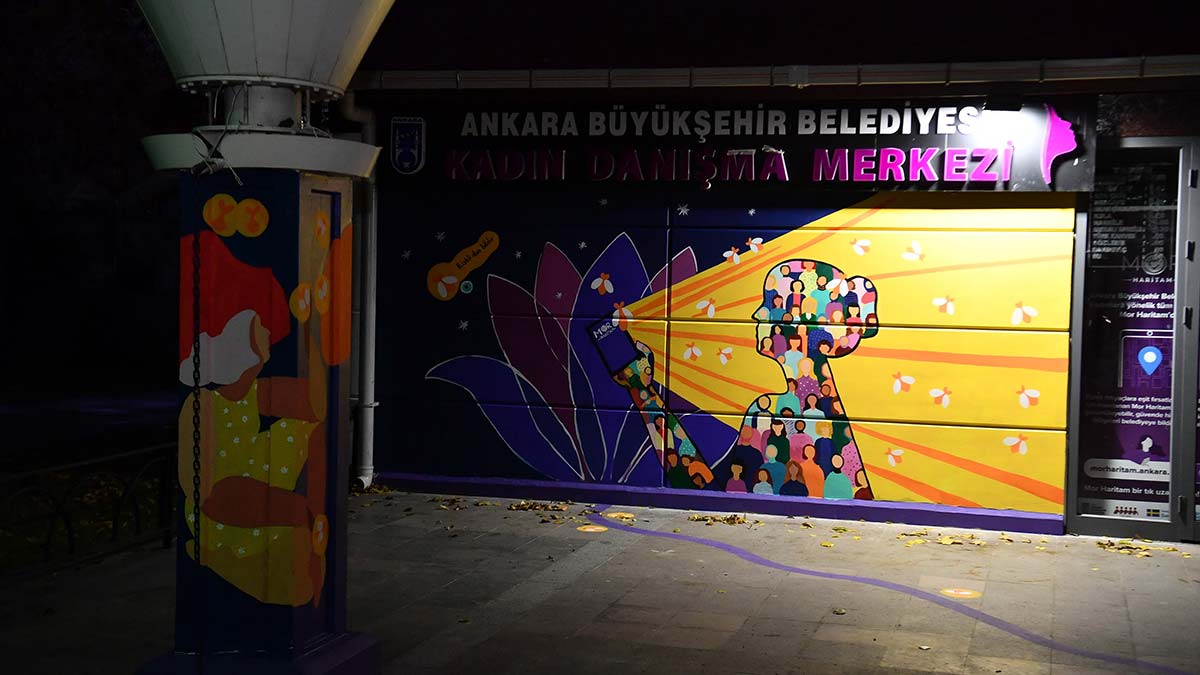 Duvarlar Mor Haritam temalı resimlerle donatıldı