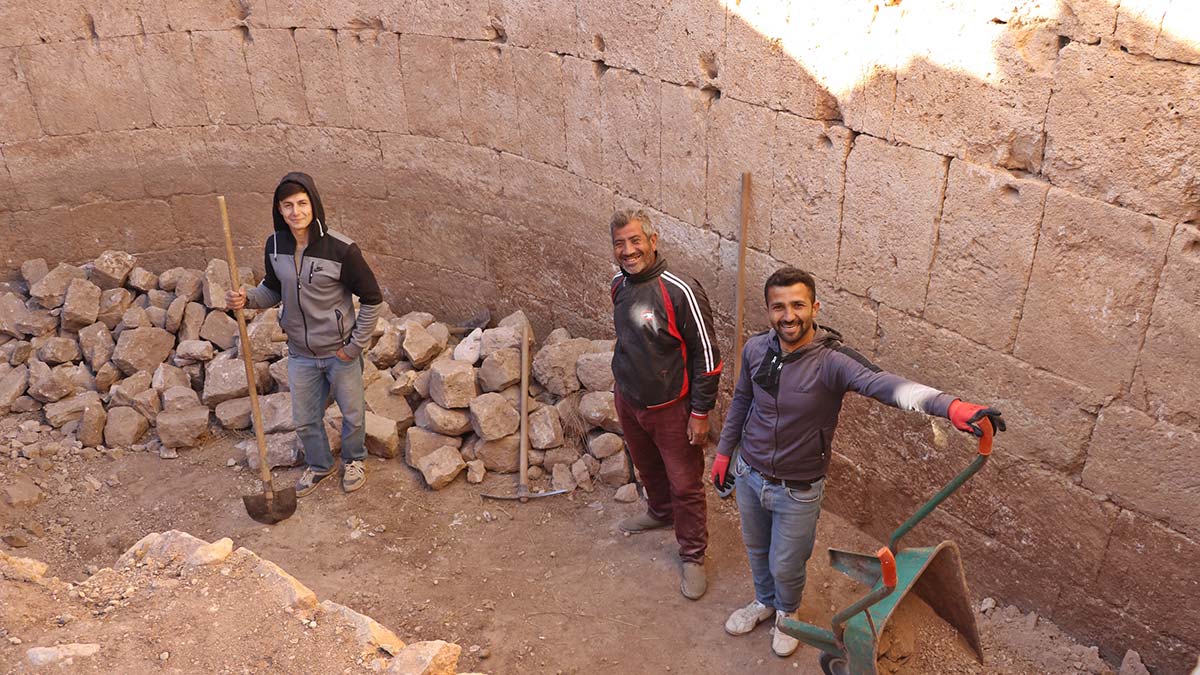 "Yeni bulgularla kentin geçmişinin yaklaşık milattan önce 3000'li yıllara dayandığını tespit ettik. "
