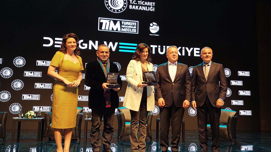 " Bence bütün arkadaşların Leonardo da Vinci’yi çok iyi anlamaları lazım. Çünkü Vinci demek her şey demek. Ne zaman, hangi dönemde yaşarsa yaşasın o bir dahi olurdu"