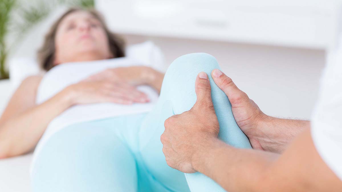 " Buz uygulaması, istirahat ve ağrı kesici tedavi önerebiliriz"