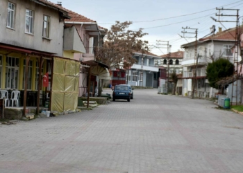 Edirne'de köyler kendi karantinasını uyguluyor