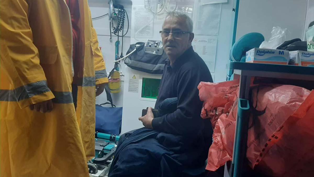 AFAD ekipleri, araçlarında ve evlerinde mahsur kalan 11 kişiyi kurtardı