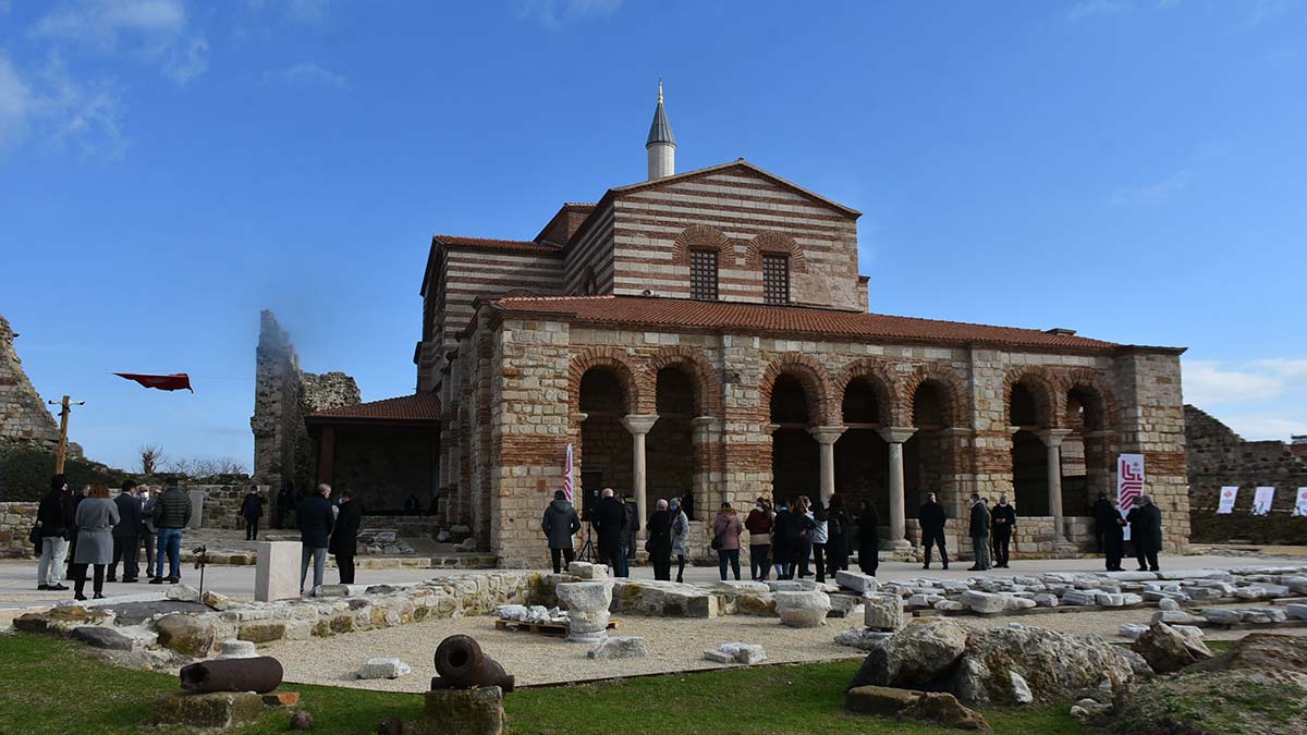 Edirne'nin Ayasofyası ibadete açıldıEdirne'nin Ayasofyası ibadete açıldı