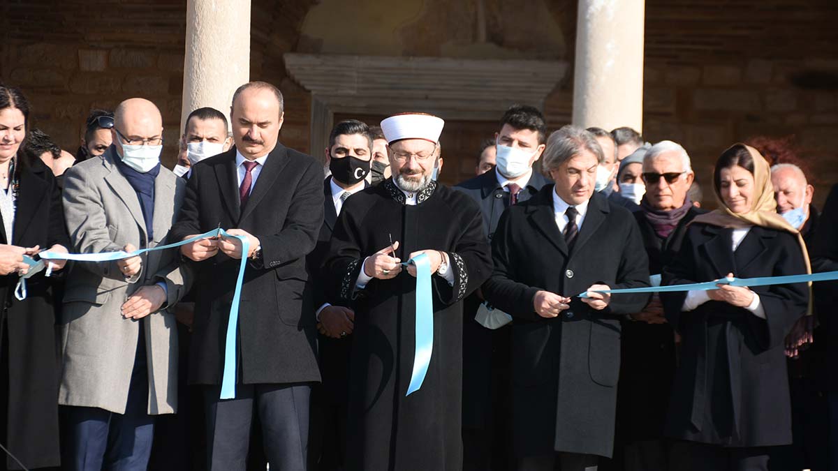 " Rabbimizin rızasına uygun olarak zamanımızı geçirdiğimiz en güzel mekanlarımızdır"