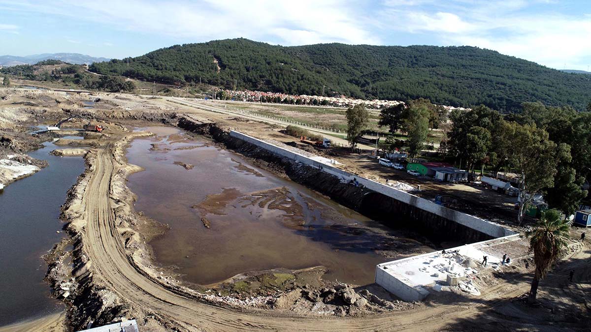 Efes Antik Kanal Projesi'nde yat limanı şekilleniyor