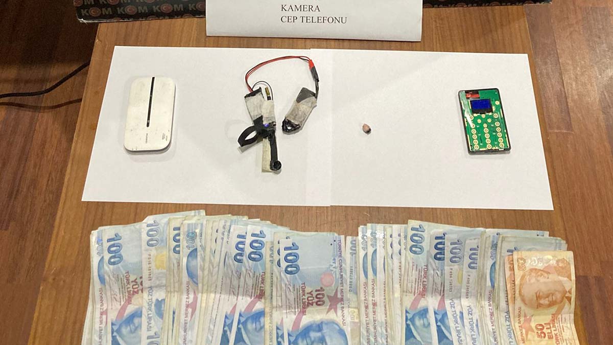 Ehliyet sınavında kopya suçüstü yakalandı