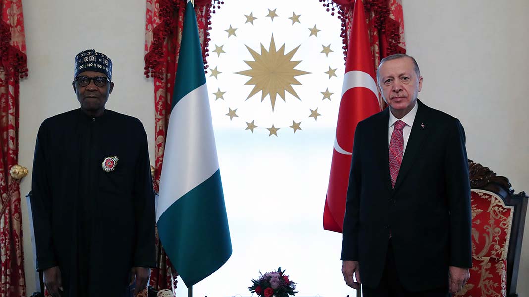 Beşiktaş'ta bulunan Cumhurbaşkanlığı Dolmabahçe Çalışma Ofisi'ndeki görüşme basına kapalı olarak gerçekleşti