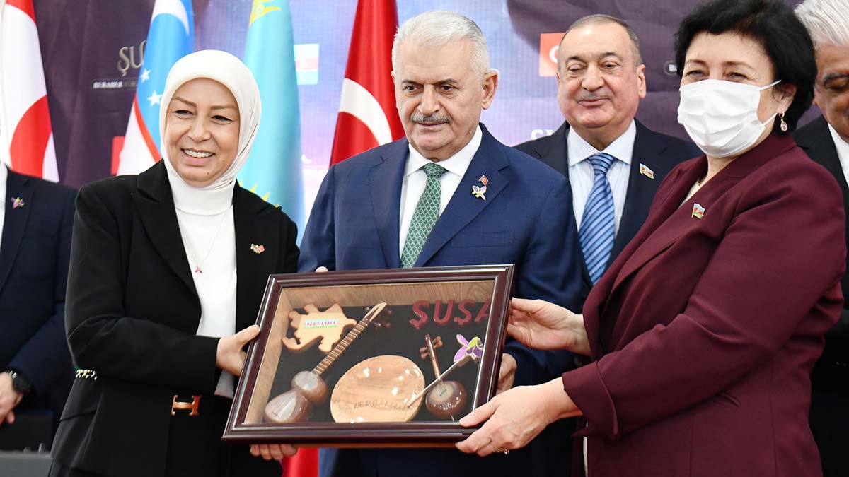 Erdoğan ve Aliyev'in dostluğu kitaplaştırıldıErdoğan ve Aliyev'in dostluğu kitaplaştırıldı