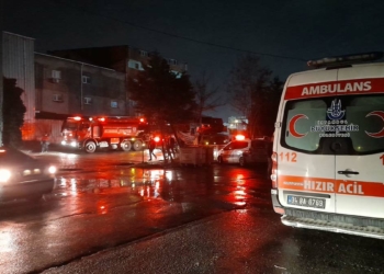 Esenyurt'ta tekstil fabrikasında yangın_