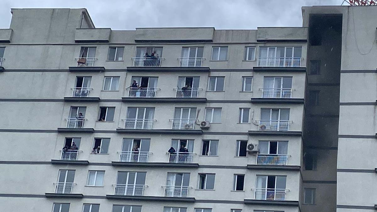 Esenyurt'ta yangın: mahsur kalanlar var