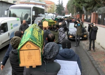 Esenyurt'ta yangında ölen 4 çocuk defnedildi
