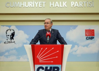 Faik Öztrak: Bu kumpasın mağduru millettir