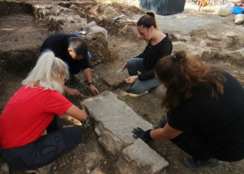 Fatsa'da Hermes figürlü yüzük bulundu