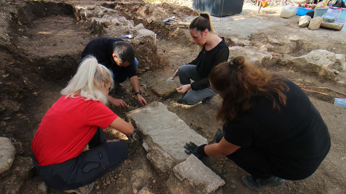 Fatsa'da Hermes figürlü yüzük bulundu