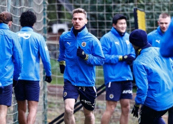 Fenerbahçe Beşiktaş maçı için antremanda