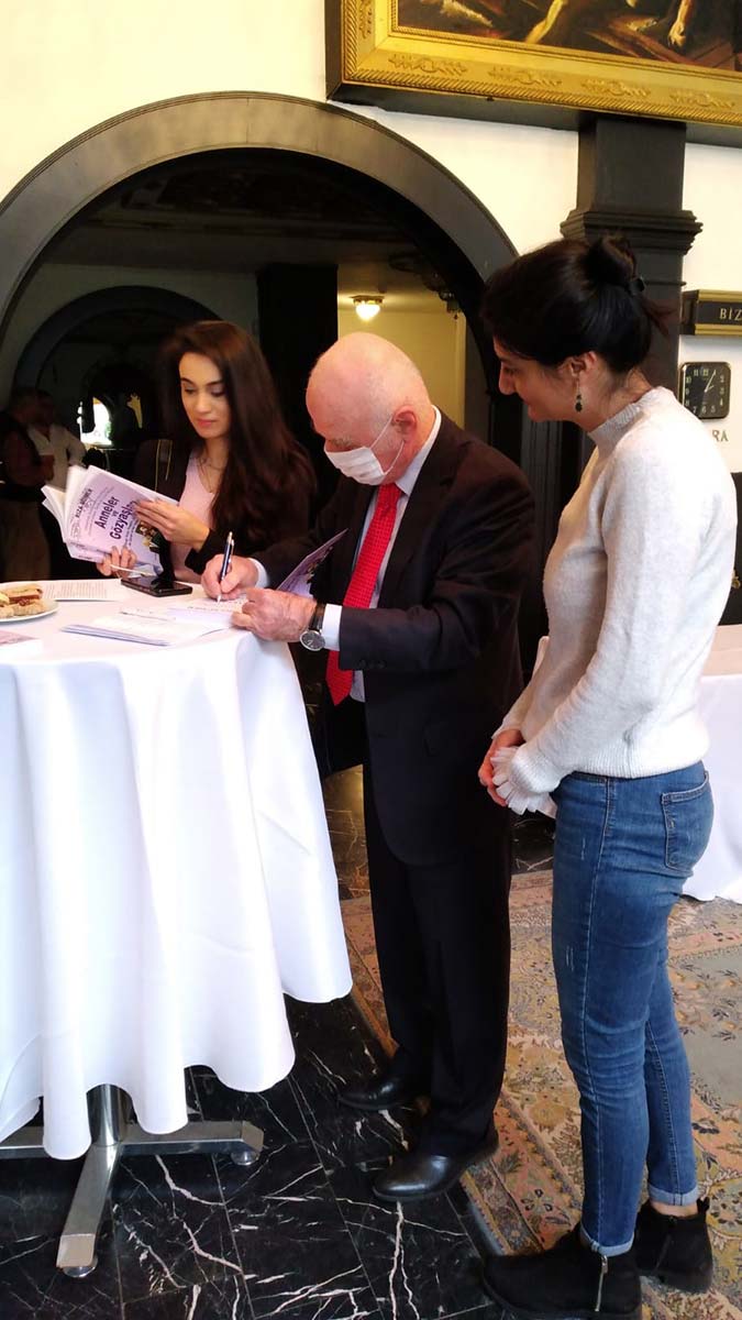 Rıza Sümer'den "Anneler ve gözyaşları" kitabı