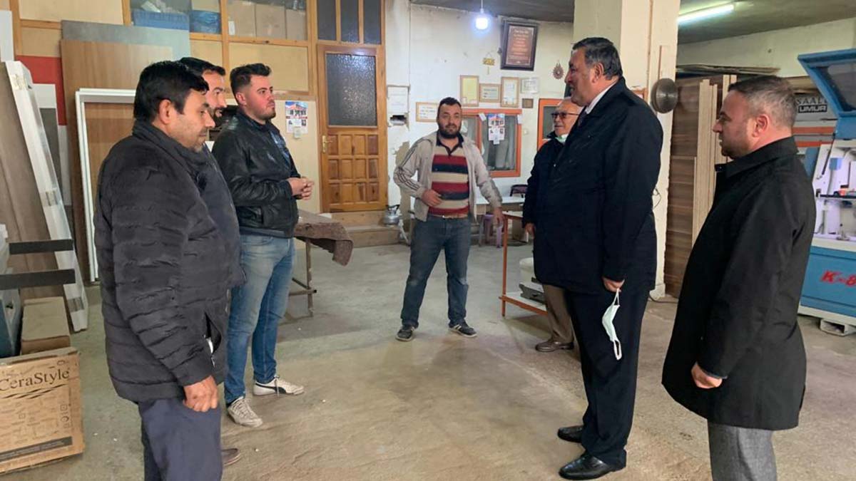 CHP Niğde Milletvekili Ömer Fethi Gürer, döviz kurlarındaki aşırı hareketliliğin, ticari yaşamı olumsuz etkilediğini belirterek "Asgari ücret 5 bin TL olsa bile kurtarmaz" dedi.