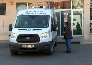 Göçük altında kalan maden işçisi toprağa verildi