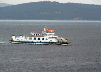 Gökçeada ve Bozcaada'ya tüm feribot seferleri iptal