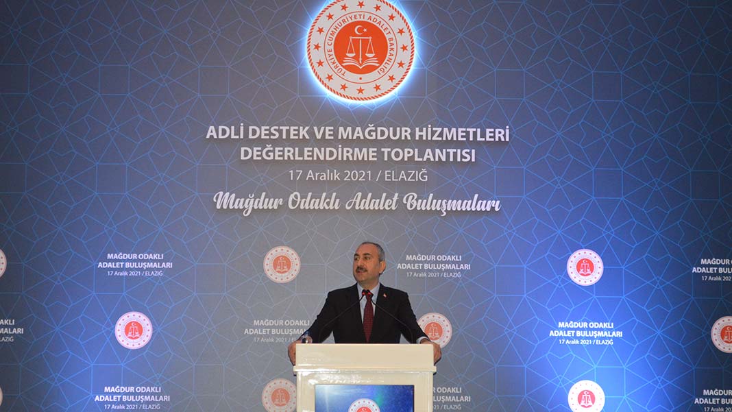 " Ben adalete kavuşacağım' inancını verebiliyorsak, o zaman hukuk devletini inşa etmişiz demektir"