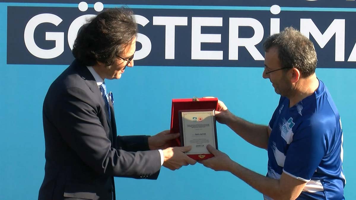 " Anadolu Adliyesi takımıyla yapılacak maçta da bir dostluk maçı olmasını diliyorum. İnşallah berabere kalırlar"