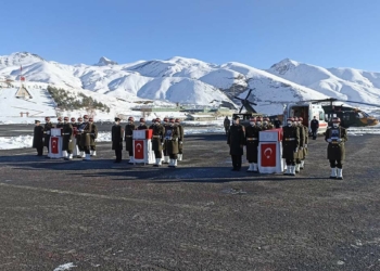 Hakkari'de 3 şehit için askeri tören düzenlendi