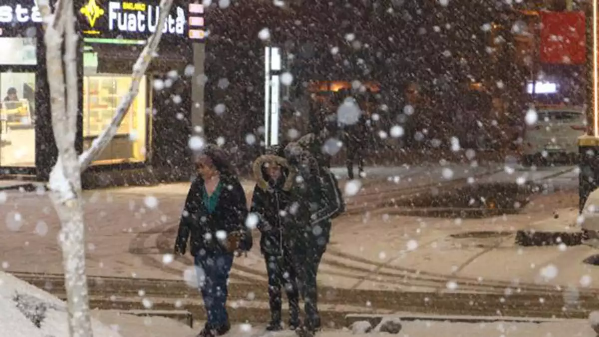 Hakkaride kar yagisi nedeniyle egitime ara 2 - yerel haberler - haberton