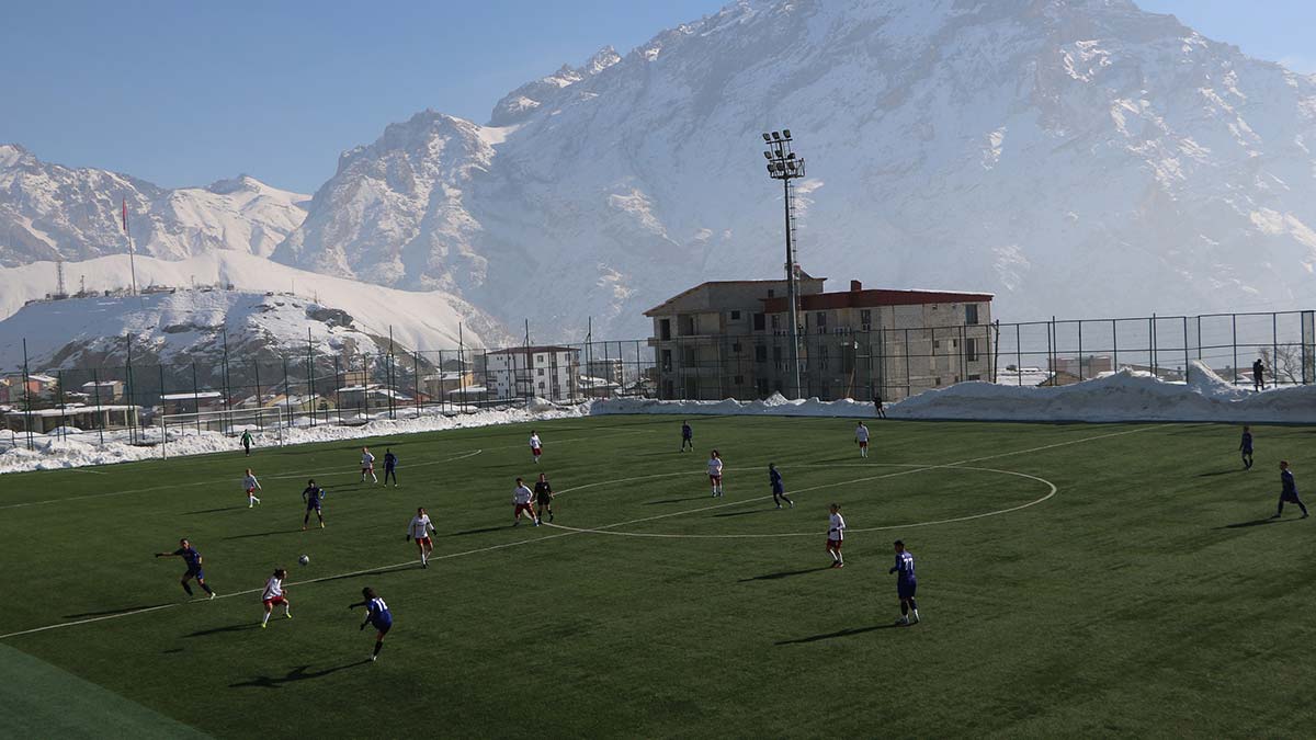 Hakkarigücü Sivas Kadın Futbol Takımı'nı 4-0 yendi