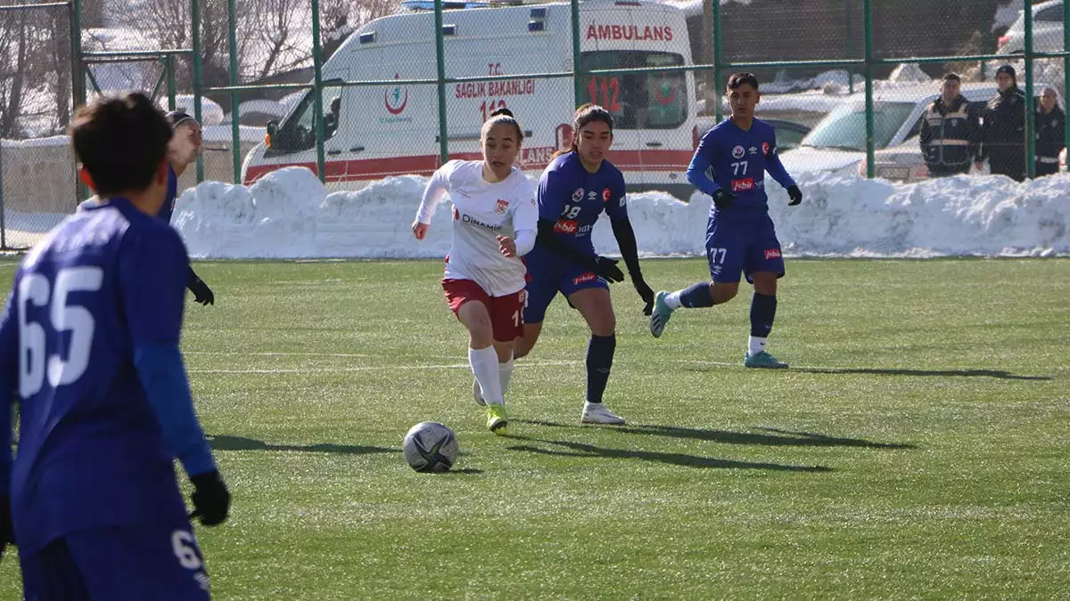 Hakkarigucu sivas kadin futbol takimini 4 0 yendi 2 - futbol haberleri - haberton