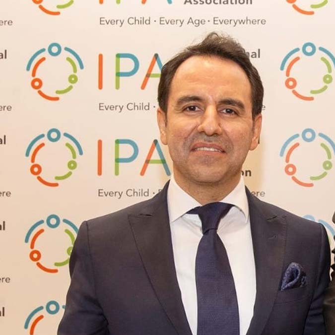 " Ülkeleri asıl telaşlandıran şey, sağlık çalışanlarının hastalanması ile beraber sağlık sistemlerinde meydana gelebilecek bozulmalar"