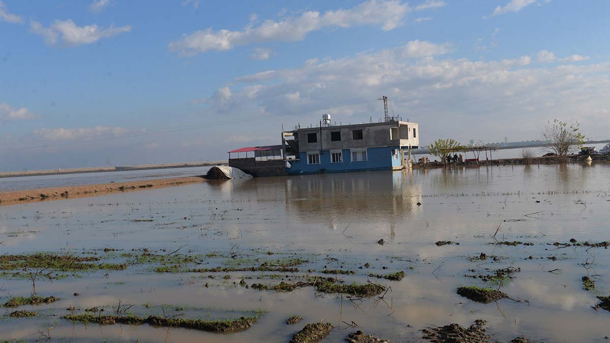 Hatay'da araziler su altında kaldı