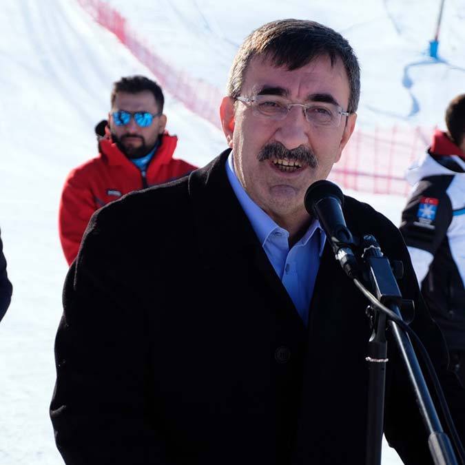 " Artık bölgesel bir kayak merkezi olduğunu rahatlıkla söyleyebiliriz."