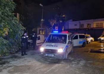 Hırsızlıktan aranan şüpheli, suçüstü yakalandı