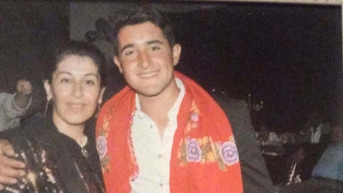 Halime Gezek, oğlunun ölümünün ardından eğitim almamasına rağmen kendisini resme adadı