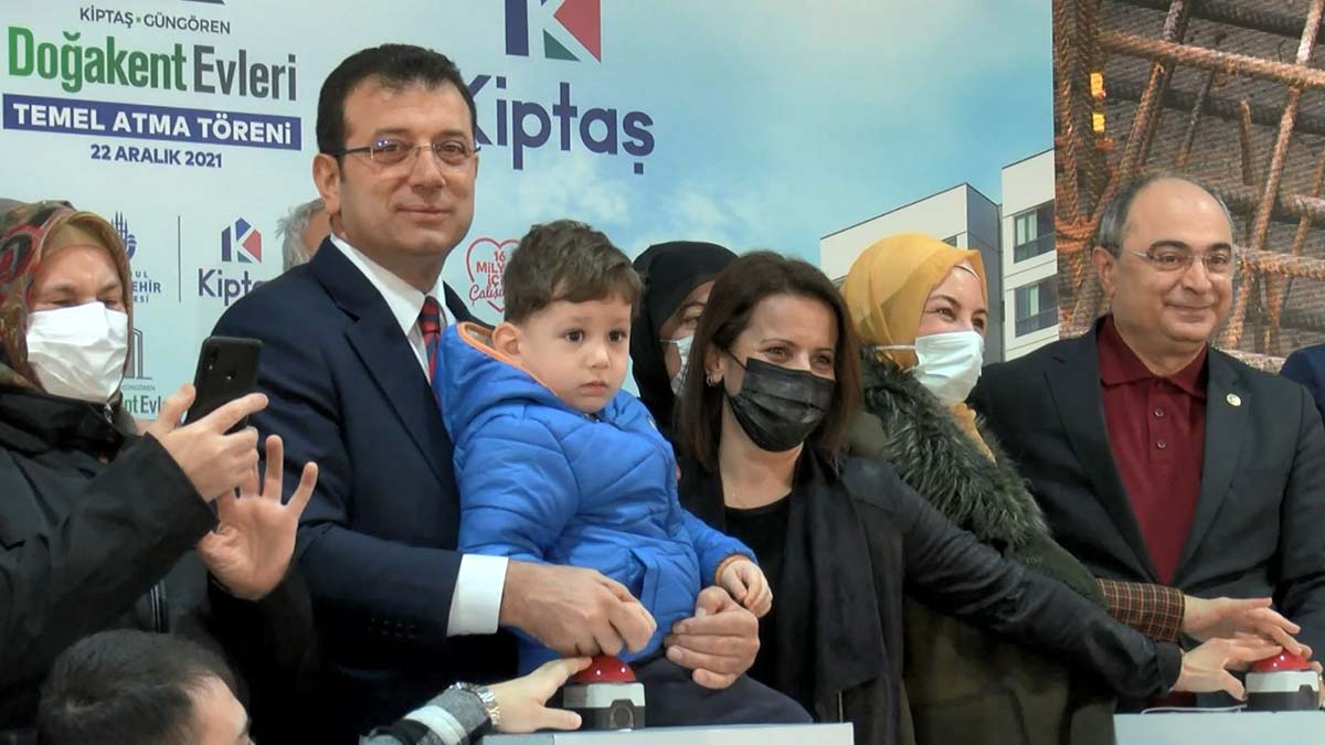 " Nasıl büyükşehir belediyesinin o dönemde bu işi engellediğini de biliyorum. Siyasi simsarlığın nasıl yapıldığını şu anda bile nasıl devam ettiğini de biliyorum, ses kayıtlarını dinledim"