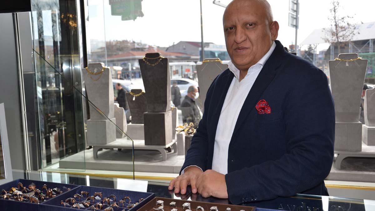 " Altın ve pırlantalar değerli eşyalar. Bu tür alışverişlerin bazen telafisi olmayabilir"