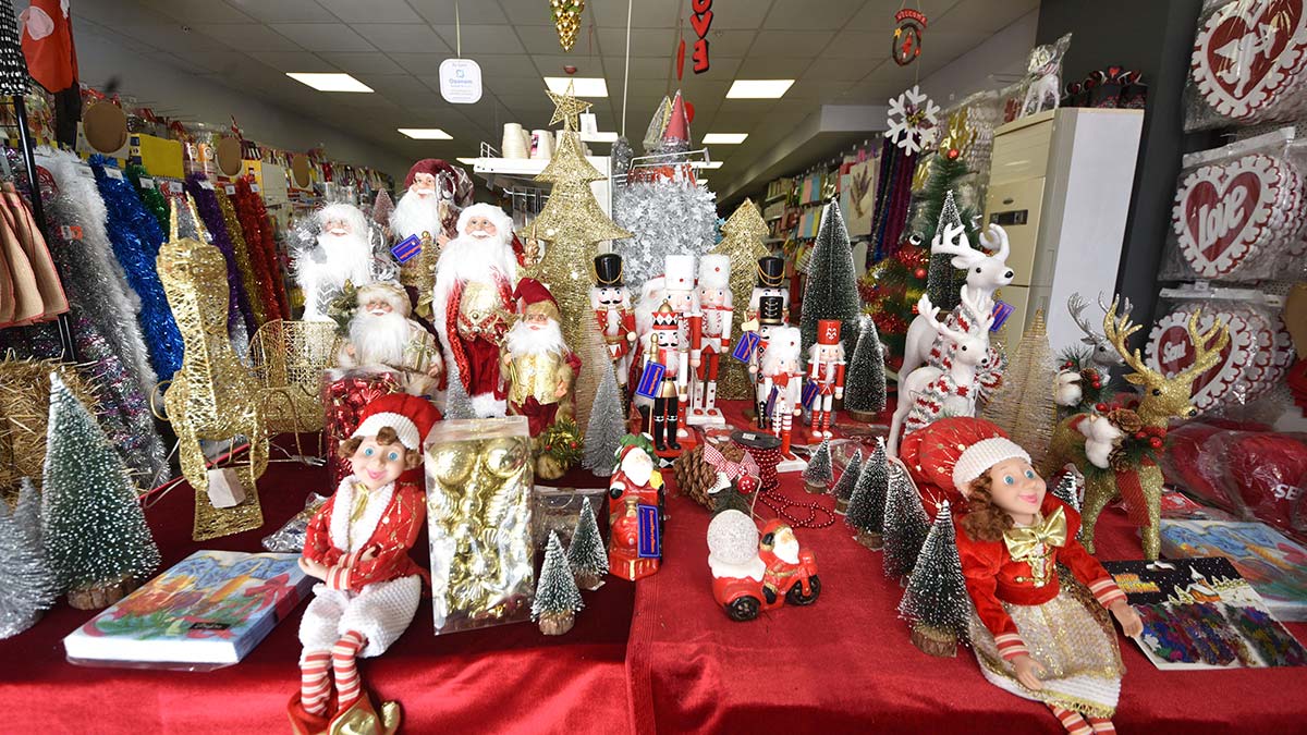 İşletmeci ve müşteri yılbaşı süsünden memnun değil