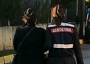 İzmir'de terör operasyonunda 4 gözaltı