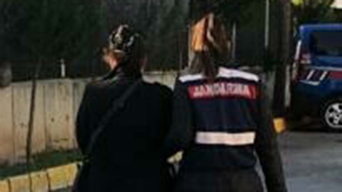 İzmir'de terör operasyonunda 4 gözaltı