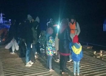 İzmir'in ilçelerinde 164 kaçak göçmen yakalandı