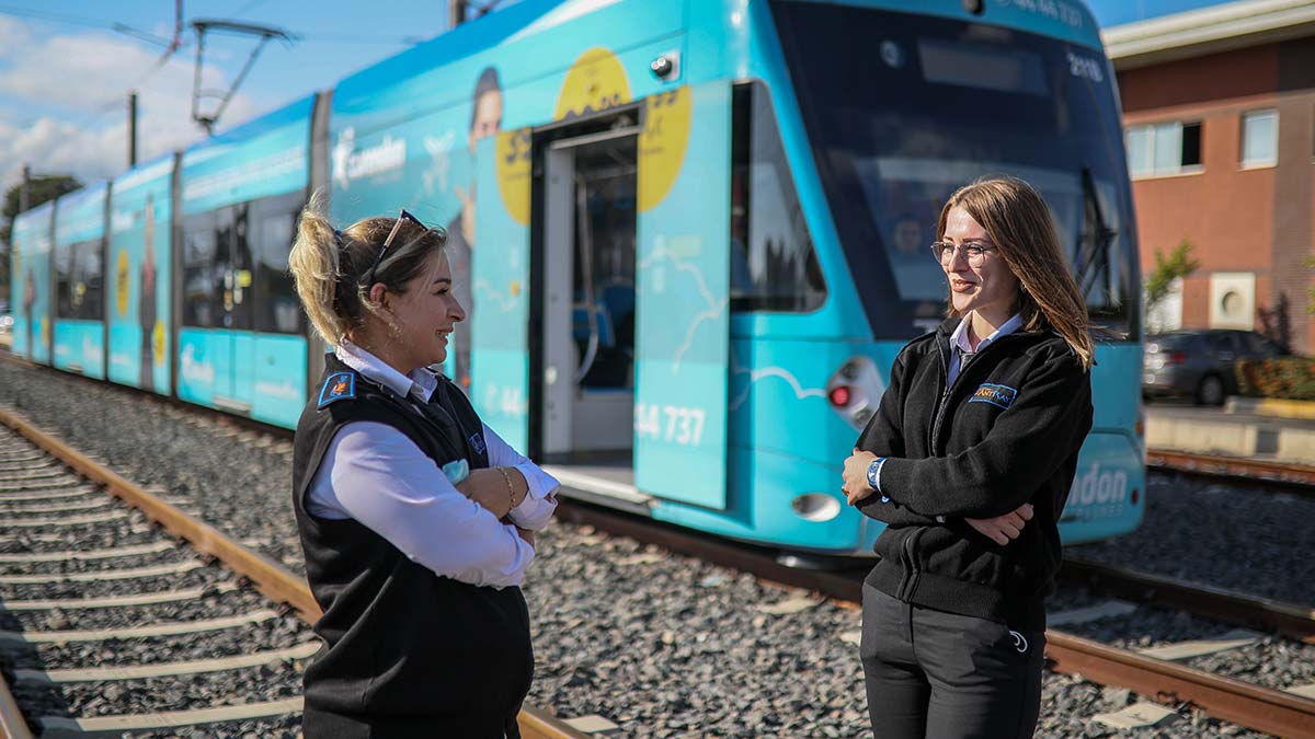 " Ani bir fren esnasında içerideki yolcular öne doğru savrulabilir, zarar görebilir"
