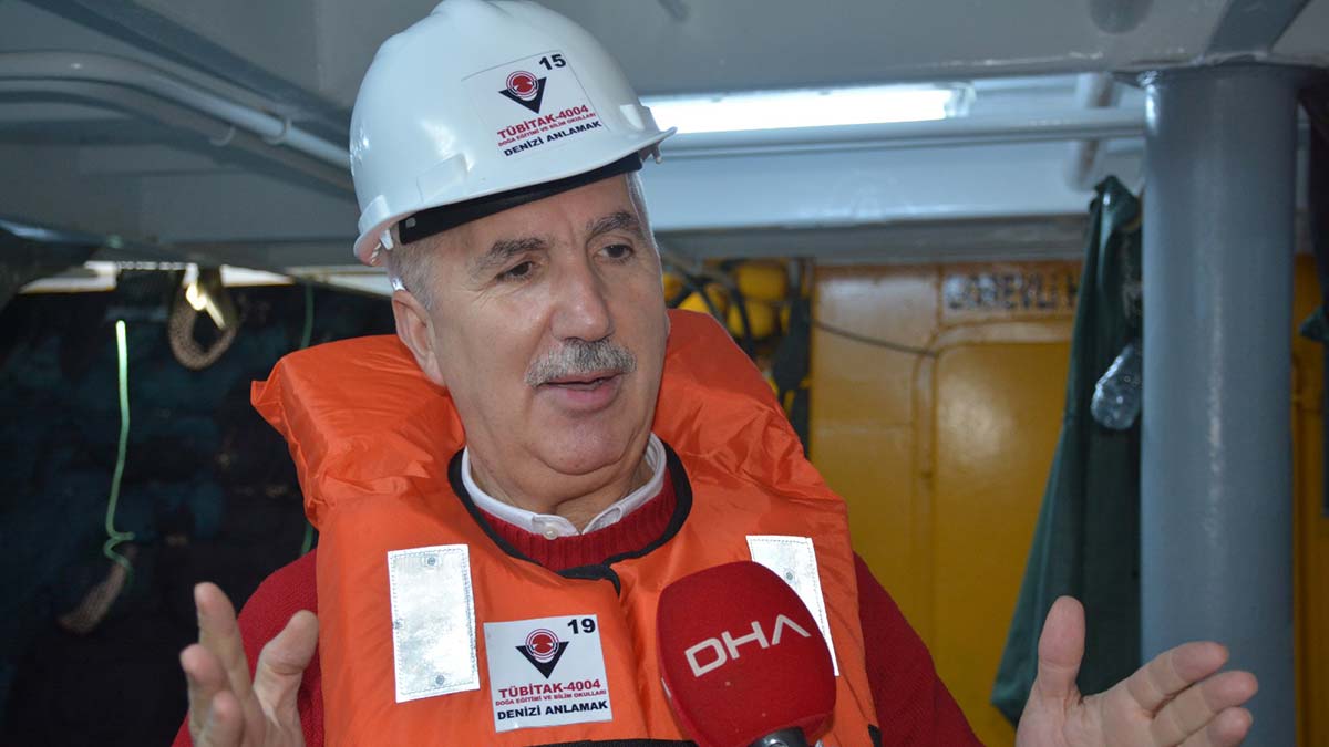 " Ekim ayı başında bolca avlanan ve insanların yüzünü güldüren hamsi, kasım ayı sonundan itibaren Gürcistan kara sularına göç etti"