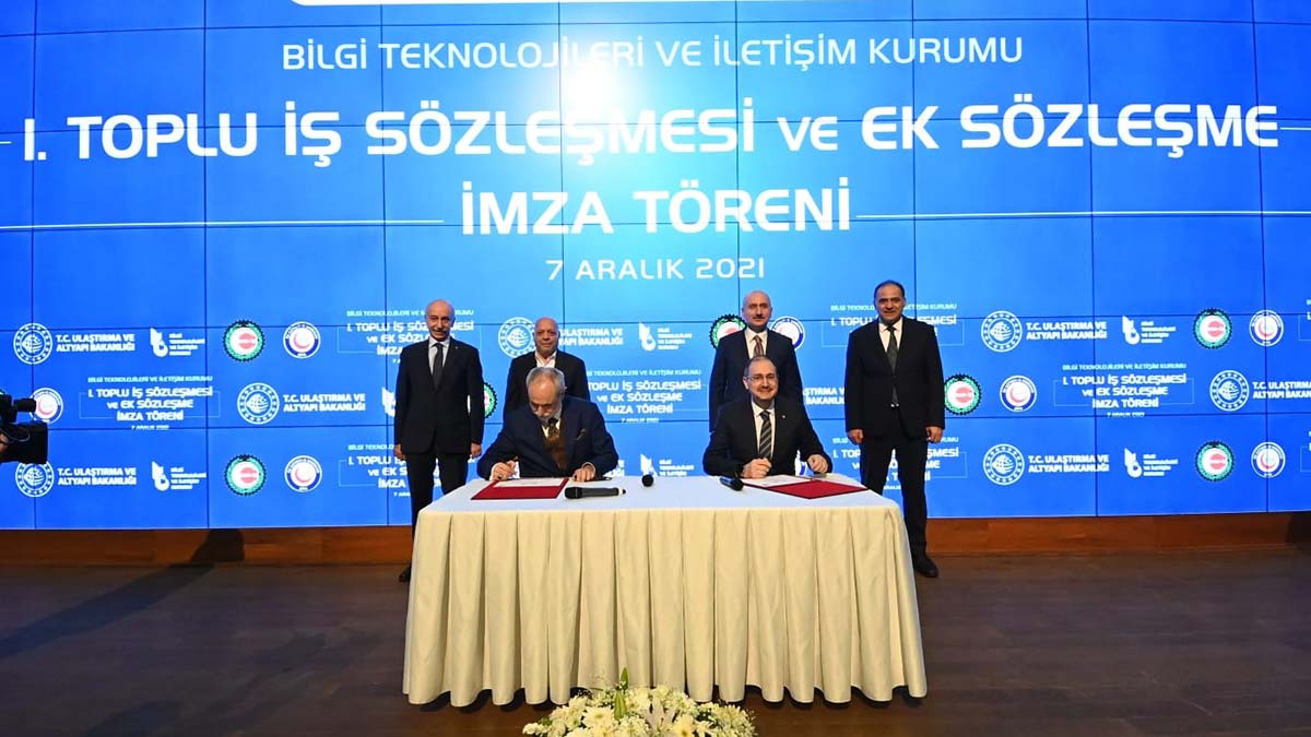 " Bilişim alanındaki hedefimiz de çok net; teknolojik gelişmeleri takip eden değil, yön veren ülke olmak istiyoruz"