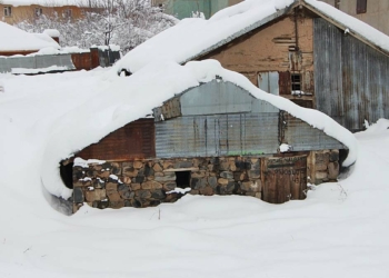 Karlıova ilçesinde kar kalınlığı 1 metreye ulaştı
