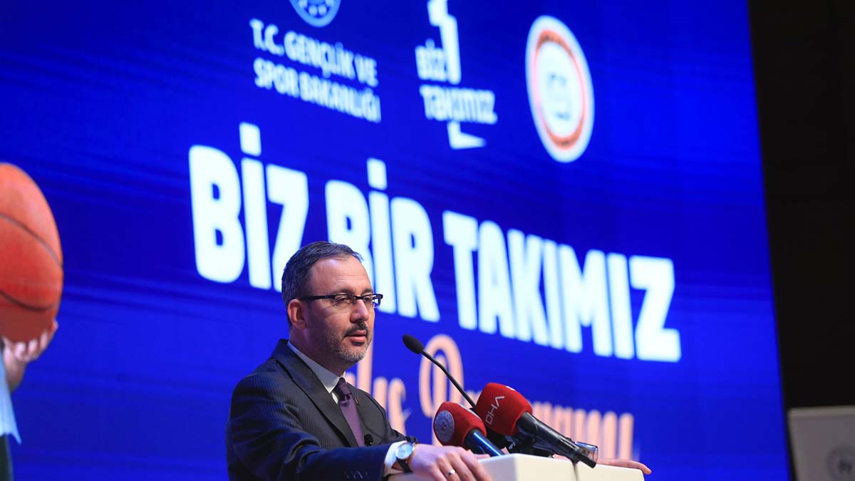 Kasapoğlu, Biz Bir Takımız'ın açılış törenine katıldı