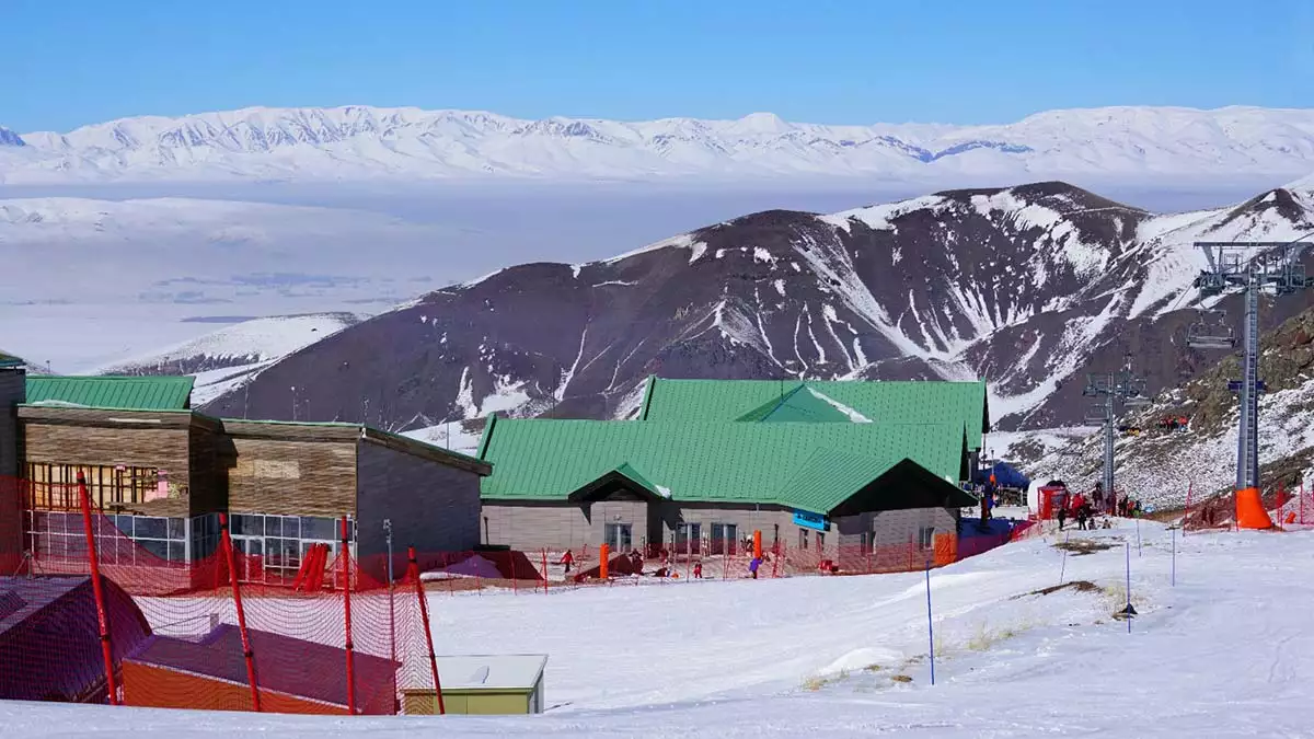 " meteoroloji'nin vereceği rapora göre, her iki kayak merkezini de birleştirme çalışmasını başlatacağız"
