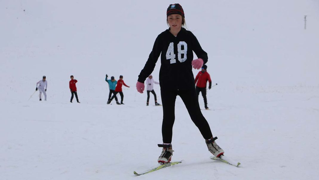 Kayaklı koşu takımı Yüksekova'da antrenman yapıyor
