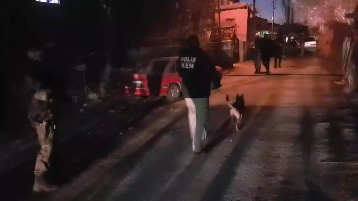 Kayseri’de 350 polisle uyuşturucu satıcılarına yönelik operasyon