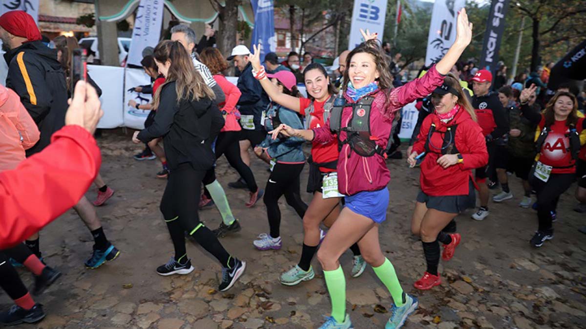 Salih Bulut’un ikinci olduğu 114 kilometrelik parkurda podyumu tamamlayan isim ise Konstantin Mansurov’du