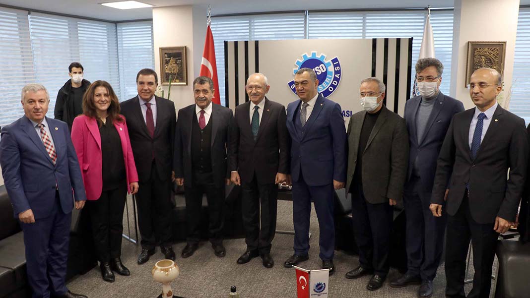 " Döviz kontrol edilemiyor. Dolar kontrol edilemiyor. Hükümet büyük bir kayıtsızlık içinde. "